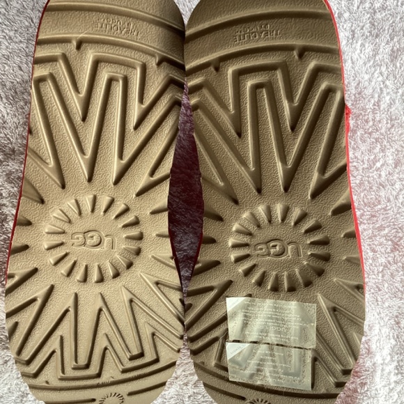 UGG Red Ankle Boots - Picture 4 of 5